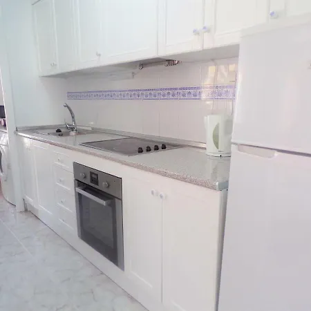 Ground Floor Overlooking Pool Apartman